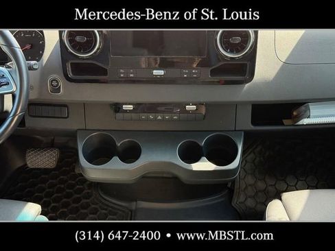 Used 2020 Mercedes-Benz Sprinter 3500 image 16