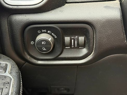 Used 2024 RAM 2500 Laramie w/ Night Edition AWD/4WD image 19