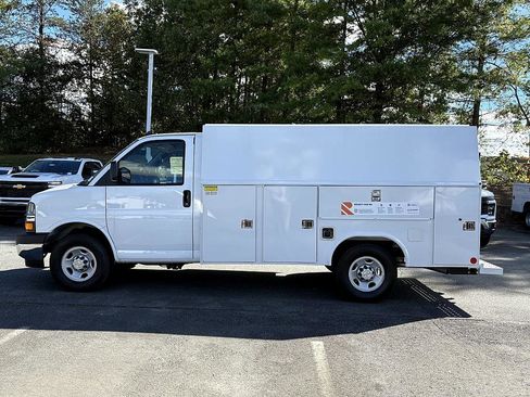 New 2025 Chevrolet Express 3500 w/ Power Convenience Package image 2
