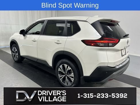 Used 2023 Nissan Rogue SV image 7