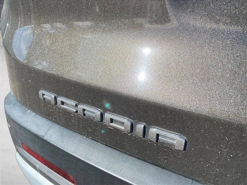 Used 2020 GMC Acadia SLT w/ Driver Alert Package II FWD image 15