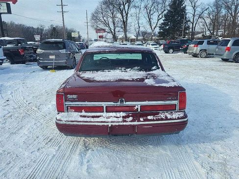 Used 1997 Lincoln Town Car Signature image 5