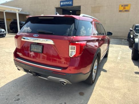 Used 2021 Ford Explorer Limited w/ Equipment Group 301A RWD image 7