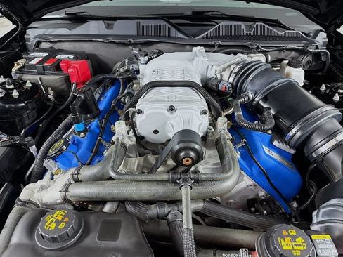 Used 2013 Ford Mustang Shelby GT500 RWD image 32