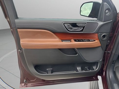 Used 2024 Lincoln Navigator L Reserve image 25