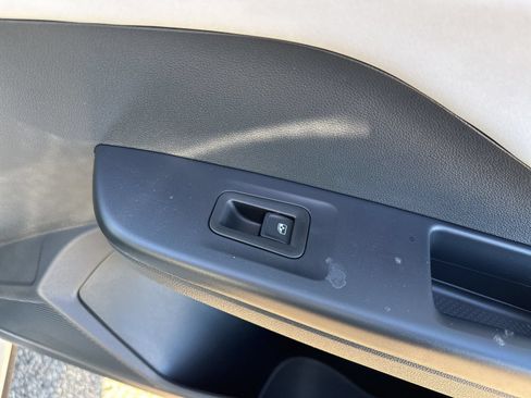 New 2026 Volkswagen Taos SE AWD/4WD image 32