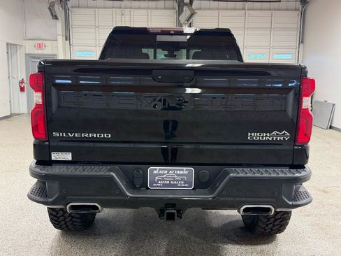 Used 2019 Chevrolet Silverado 1500 High Country w/ Technology Package AWD/4WD image 3
