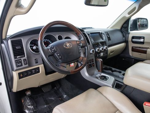 Used 2013 Toyota Sequoia Platinum AWD/4WD image 30