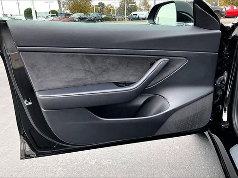 Used 2020 Tesla Model 3 Standard Range Plus image 24