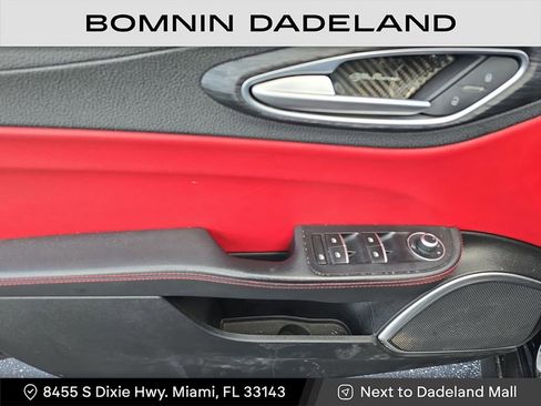 Used 2019 Alfa Romeo Giulia w/ Quick Order Package 22K Sport image 12