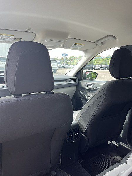 Used 2024 Ford Escape Active AWD/4WD image 16