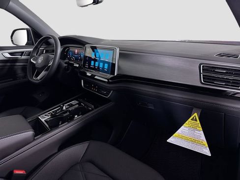 New 2026 Volkswagen Atlas Cross Sport SE AWD/4WD image 30