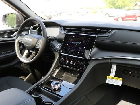 New 2026 Jeep Grand Cherokee Laredo X AWD/4WD image 20