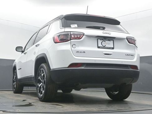 Used 2025 Jeep Compass Limited image 49