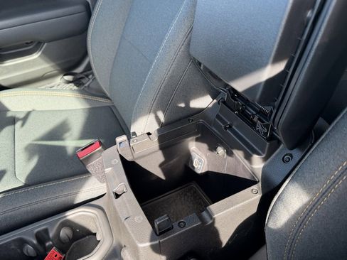 Used 2024 Jeep Gladiator Sport image 25