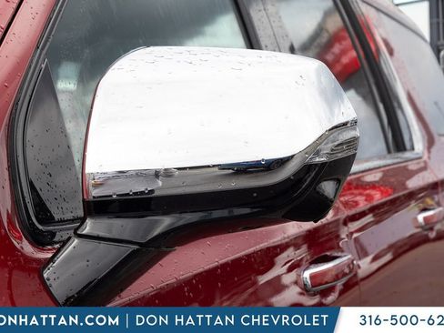 New 2026 Chevrolet Suburban Premier w/ Sun And Tow Package AWD/4WD image 29