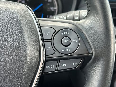 Used 2024 Toyota Venza LE image 27