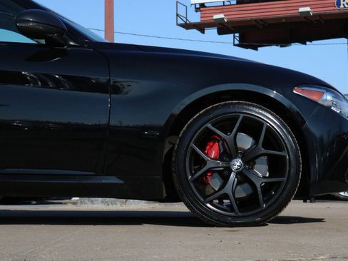 Used 2021 Alfa Romeo Giulia Ti w/ Nero Edizione image 7