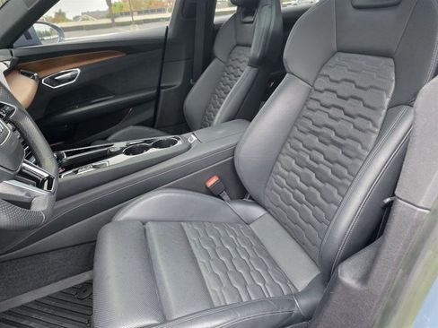 Used 2023 Audi e-tron GT Prestige AWD/4WD image 34