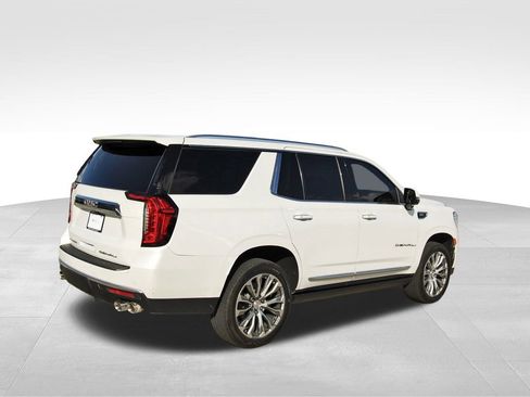 Used 2021 GMC Yukon Denali w/ Denali Premium Package image 4
