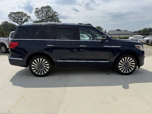 Used 2018 Lincoln Navigator Reserve w/ Technology Package AWD/4WD image 9