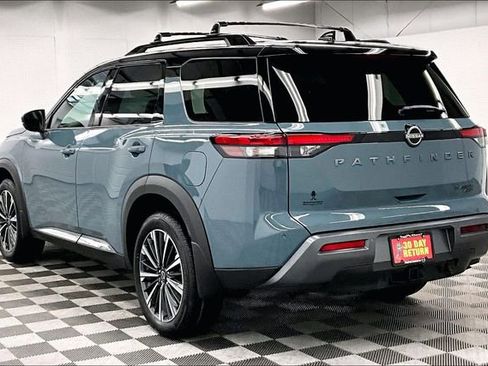 New 2026 Nissan Pathfinder Platinum image 4