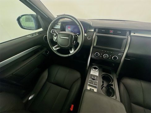 Used 2020 Land Rover Discovery Landmark image 9