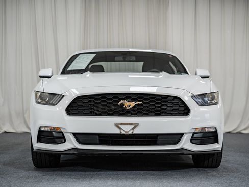 Used 2017 Ford Mustang Coupe image 2