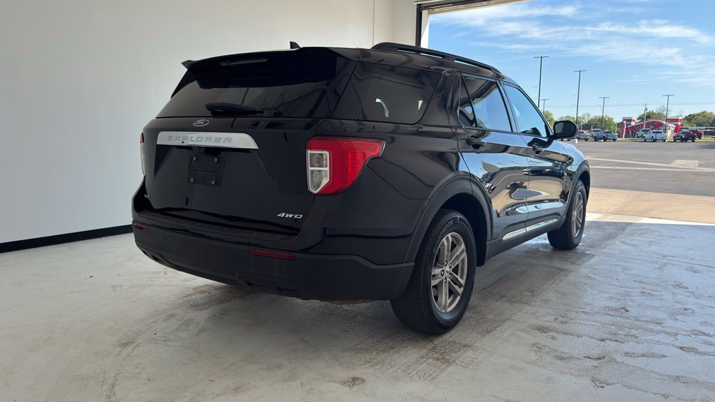 Used 2023 Ford Explorer XLT AWD/4WD image 19