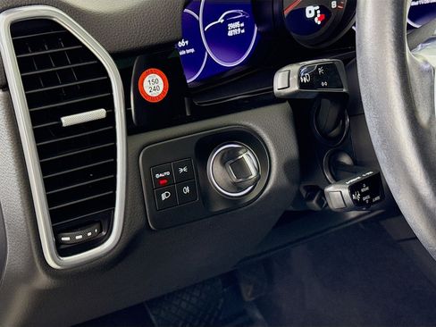 Certified 2022 Porsche Cayenne Coupe image 14