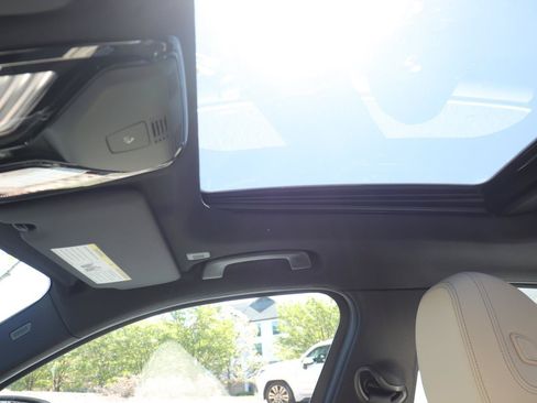 New 2026 BMW 330i Sedan w/ Premium Package RWD image 21