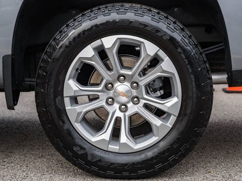 Used 2025 Chevrolet Silverado 1500 LTZ w/ Z71 Off-Road Package image 23