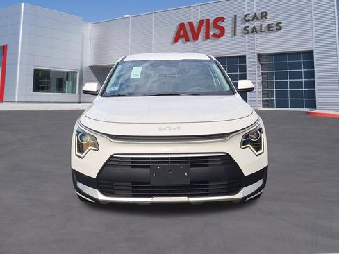 Used 2025 Kia Niro LX FWD image 2