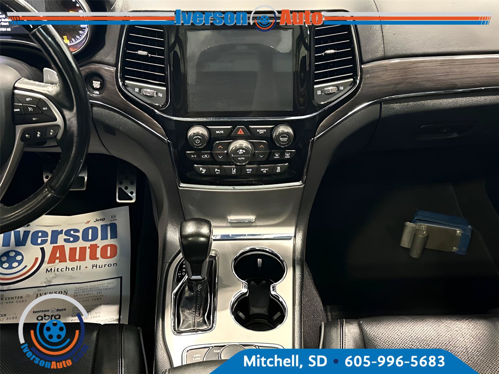 Used 2020 Jeep Grand Cherokee Overland AWD/4WD image 30