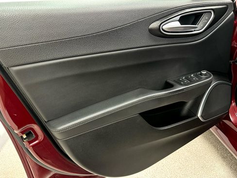 Used 2018 Alfa Romeo Giulia AWD image 13