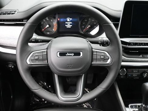 New 2025 Jeep Compass Latitude image 20
