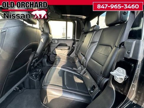 Used 2021 Jeep Gladiator Overland w/ Popular Equipment Package AWD/4WD image 12