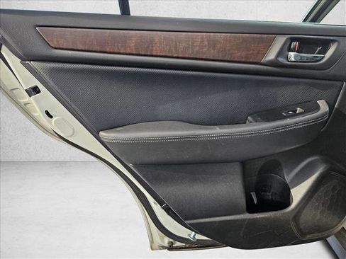 Used 2017 Subaru Outback 3.6R Limited image 22