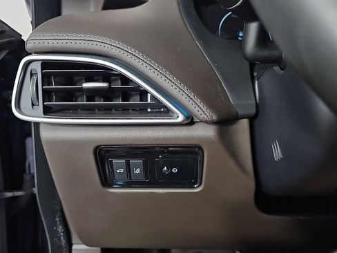 Used 2018 Jaguar F-PACE Portfolio AWD/4WD image 26
