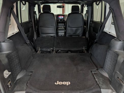Used 2015 Jeep Wrangler Unlimited Sport w/ Quick Order Package 24S AWD/4WD image 36
