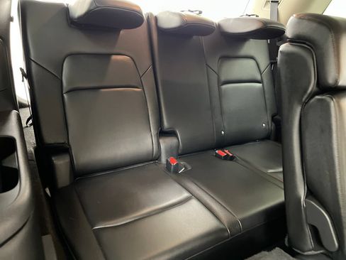 Used 2025 Nissan Pathfinder SL FWD image 35