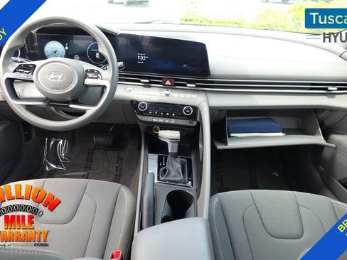 Used 2024 Hyundai Elantra SEL FWD image 25