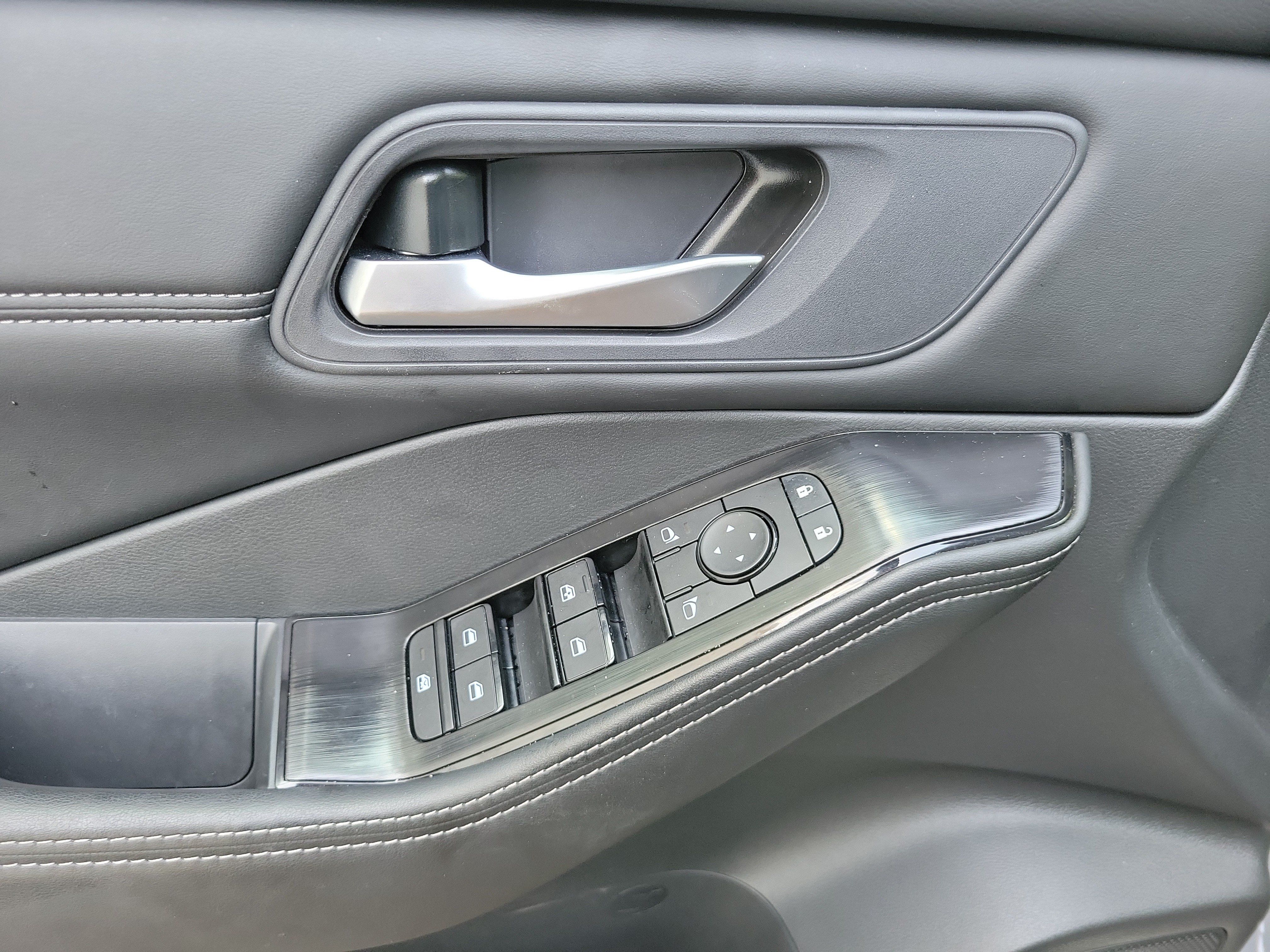 Used 2026 Nissan Rogue Dark Armor FWD image 24