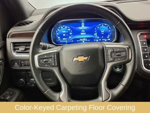 Used 2023 Chevrolet Suburban Premier image 31