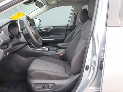 Used 2024 Toyota RAV4 XLE image 7