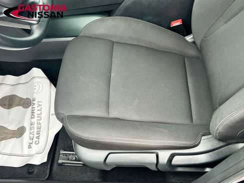 Used 2024 Nissan Rogue S image 25