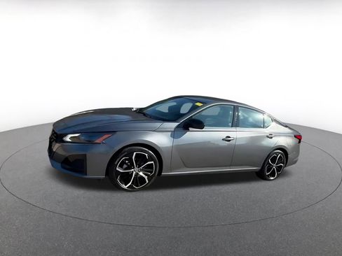 Used 2025 Nissan Altima 2.5 SR image 8