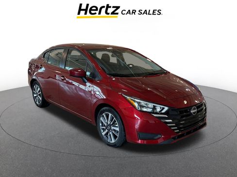 Used 2025 Nissan Versa SV image 1