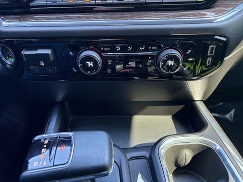 Used 2024 Chevrolet Silverado 1500 LT Trail Boss w/ LT Trail Boss Premium Package image 18