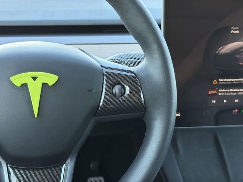 Used 2023 Tesla Model Y Performance image 14